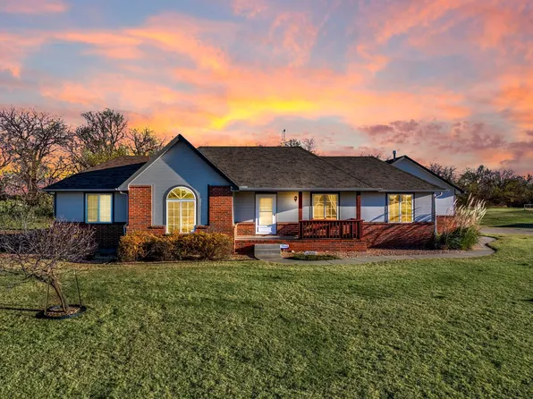 301 W 93rd St N, Valley Center, KS 67147