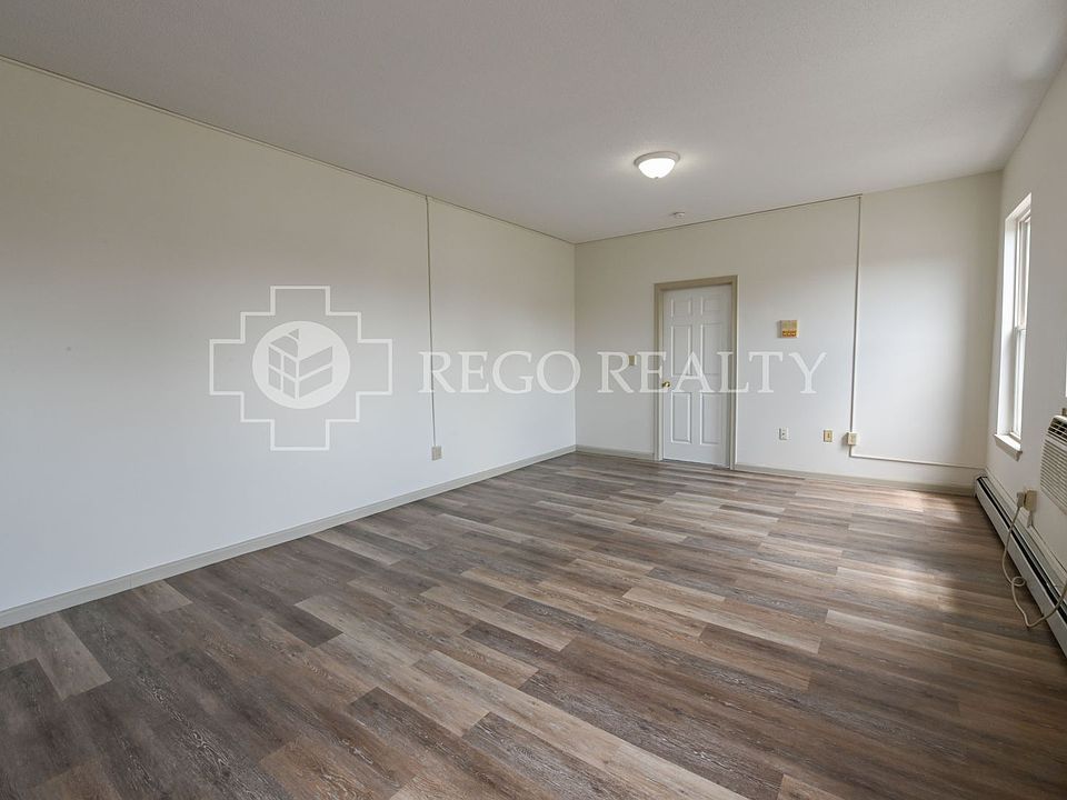 1st image of 277 Buckingham St #202