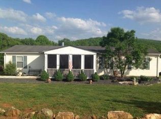 110 Chestnut Acorn Rd, Martinsville, VA 24112
