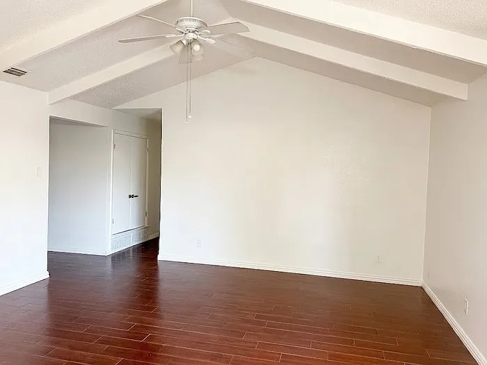 3 bed, 2.0 bath, 1217 sqft, $2,200 — Photo 3