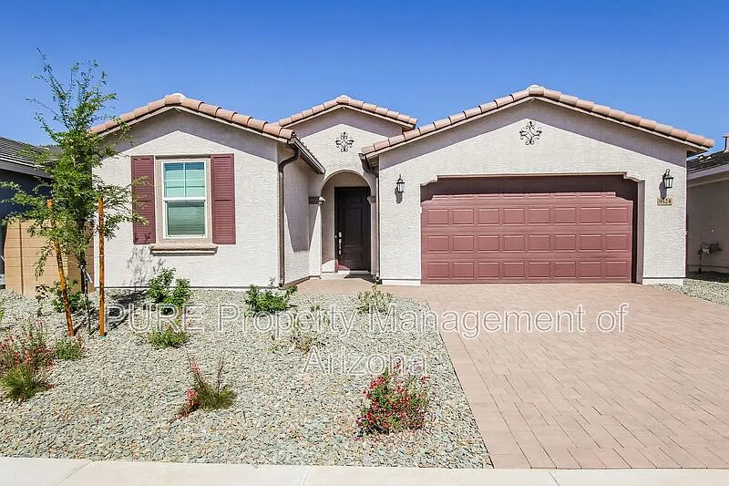5 bed, 3.0 bath, 2233 sqft, $2,595 — Photo 1