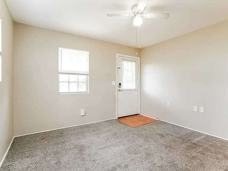 5407 3rd St W — Photo 5