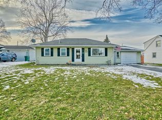 303 Woodcroft Dr, Rochester, NY 14616