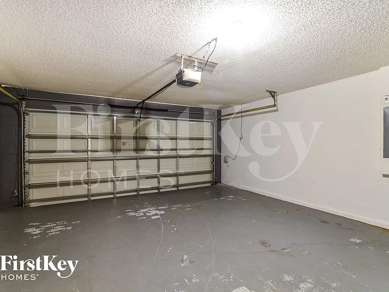 307 Michigan Ln — Photo 13