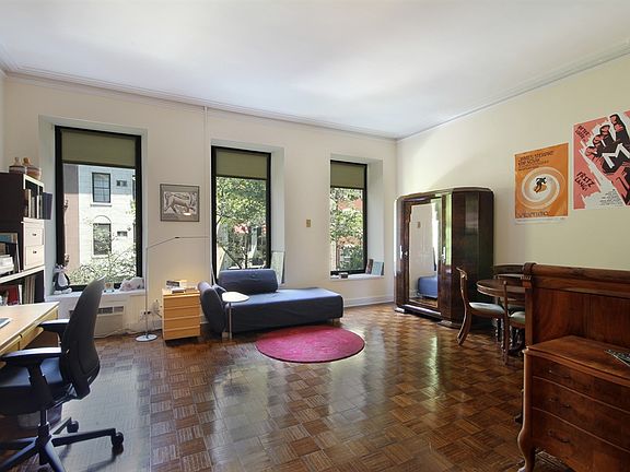 5th image of 152 E 62nd St