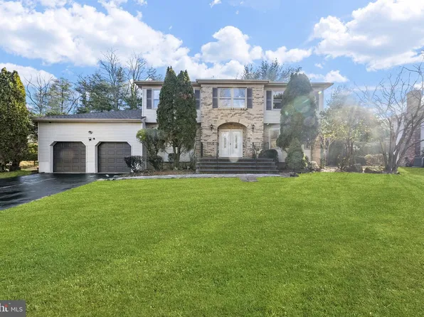 16 Glenbrook Ct, Lawrence Township, NJ 08648