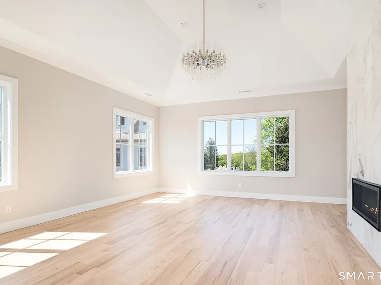68 Dearfield Dr — Photo 19