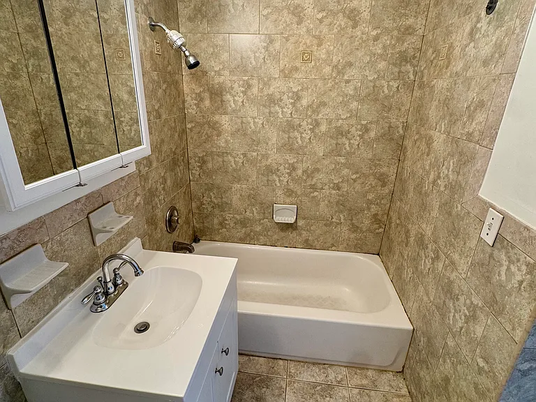 43-49 Van Wagenen Ave #3D — Photo 11