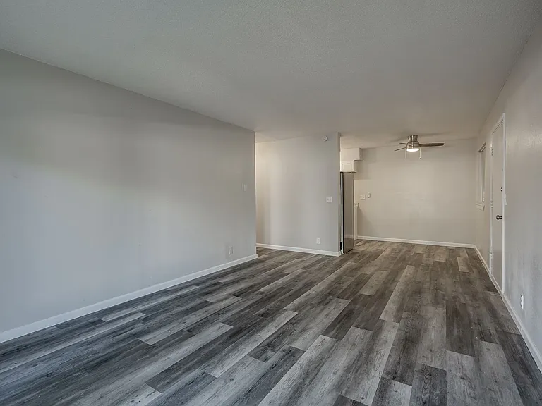 The Vue at Oak Creek — Photo 21