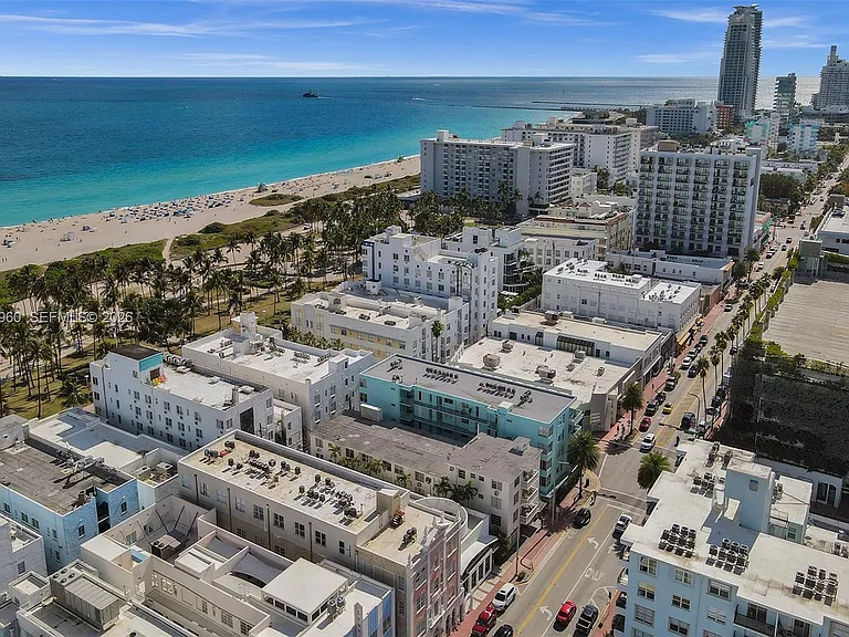 713 Collins Ave #42 — Photo 46