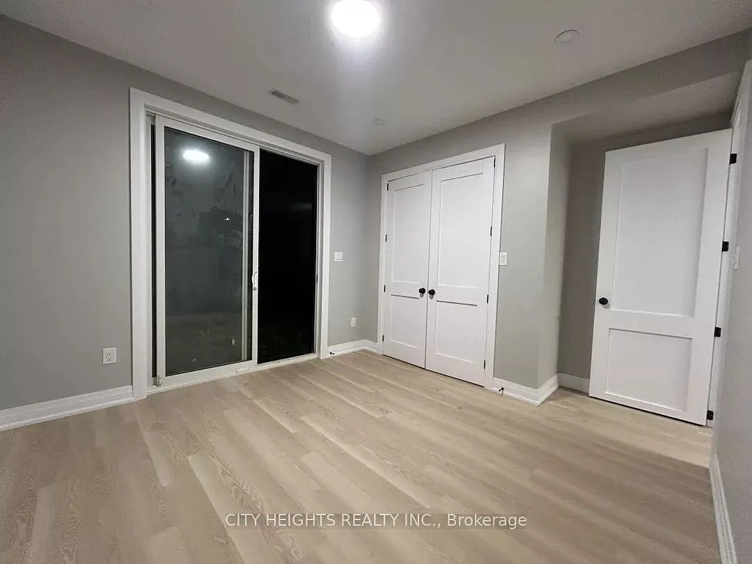 3 bed, $2,300 — Photo 1