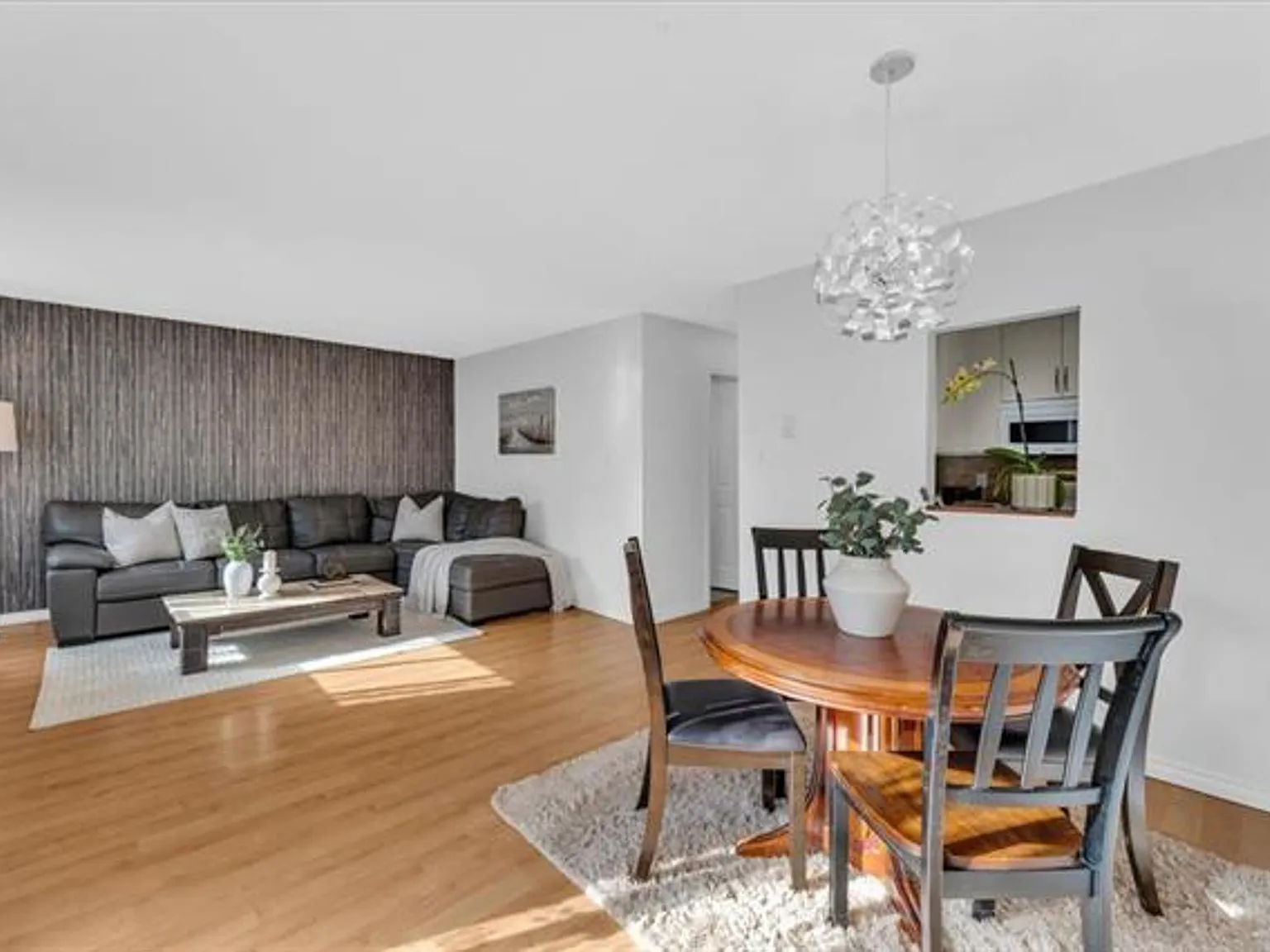 2 bed, 1425 sqft, $4,200 — Photo 2
