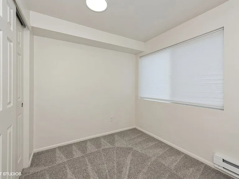 Barrett Apartments — Photo 20
