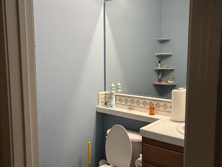 27985 Breakwater Ct — Photo 2