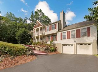 2 Windjammer Dr, Lake Hopatcong, NJ 07849