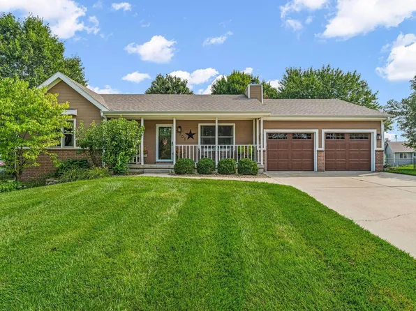 2705 Candlewood Dr, Manhattan, KS 66503