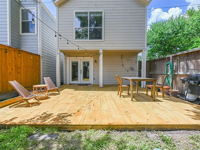1004 Ruthven St — Photo 21