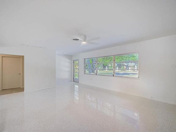 5th image of 8135 Longbay Blvd