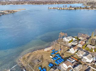 1660 Beechmont St, Keego Harbor, MI 48320