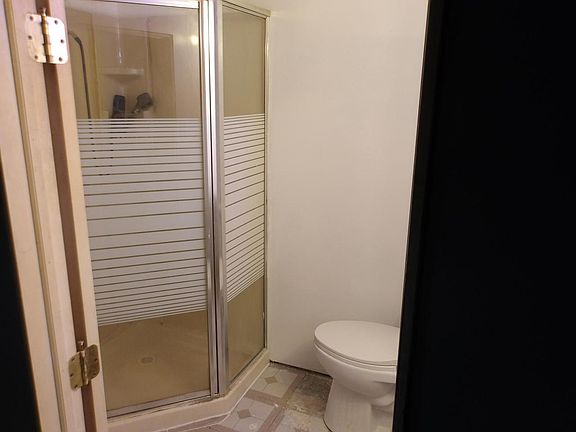 3rd image of 6227 44th AVENUE