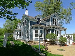 210 Laurel St W, Stillwater, MN 55082