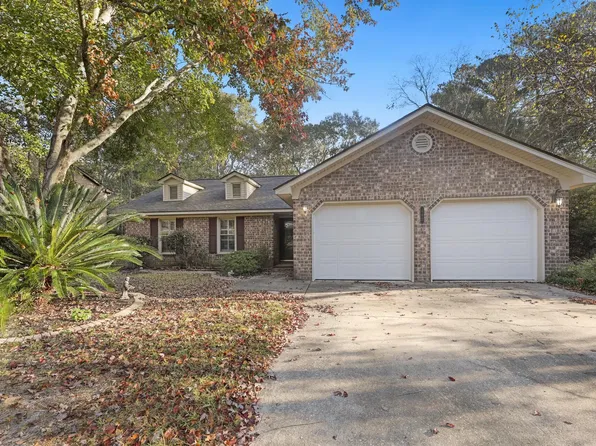 102 Springfield Pl, Goose Creek, SC 29445