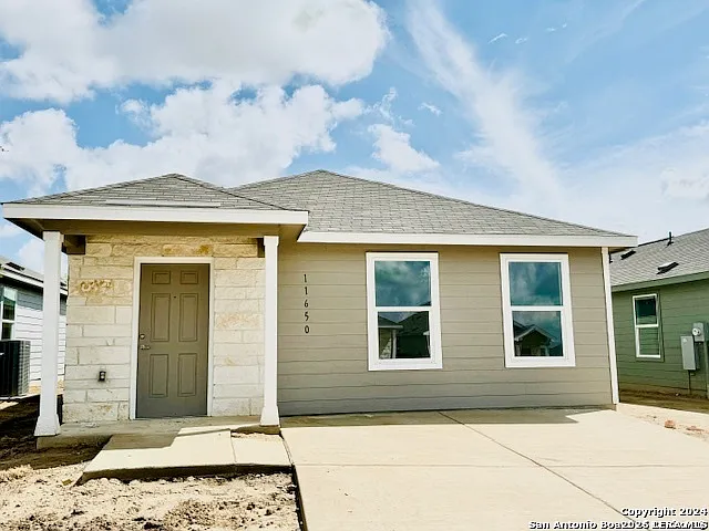 3 bed, 2.0 bath, 1450 sqft, $1,500 — Photo 1