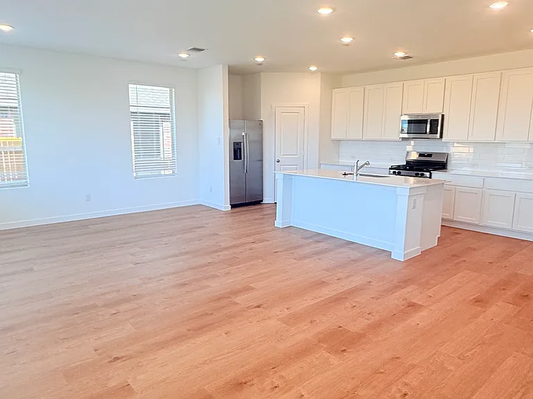 9109 SW 19th St — Photo 12