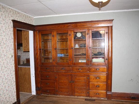 4th image of 6861 Walter St