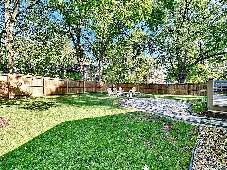 4804 W 76th St — Photo 3