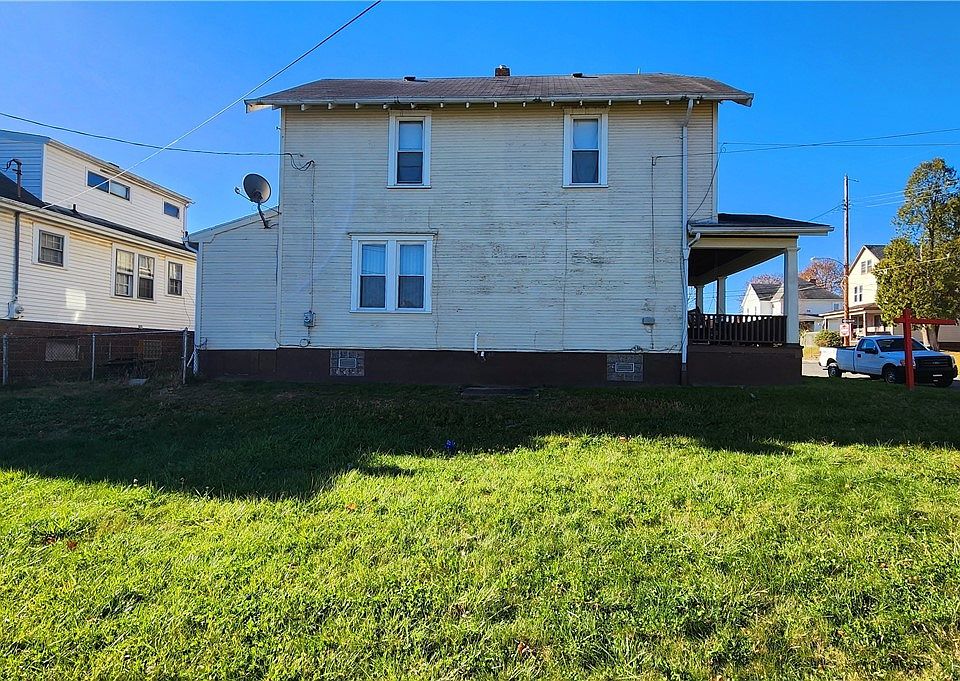 2nd image of 1304 Plum St