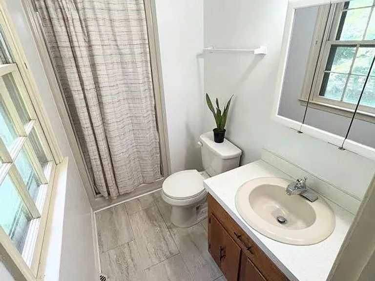 1512 Greenview Dr — Photo 11