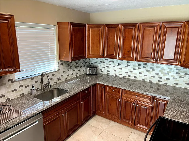 6407 SW 5th St — Photo 57