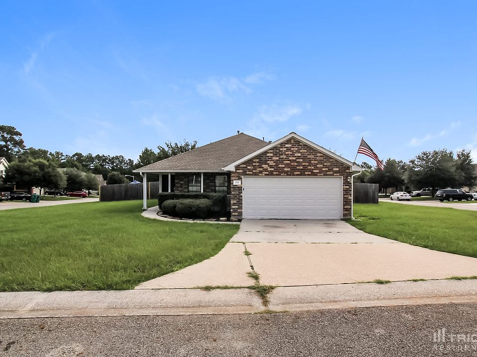 1st image of 958 Oak Terrace Dr