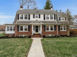 7 Harvard Pl, Orchard Park, NY 14127