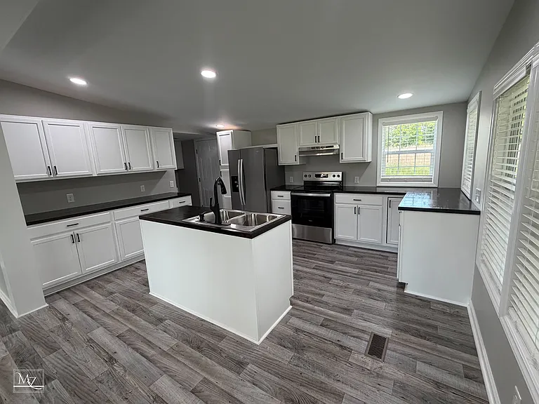 1045 Clarendon Chadbourn Rd — Photo 9