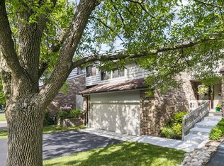 18 Commons Dr, Palos Park, IL 60464