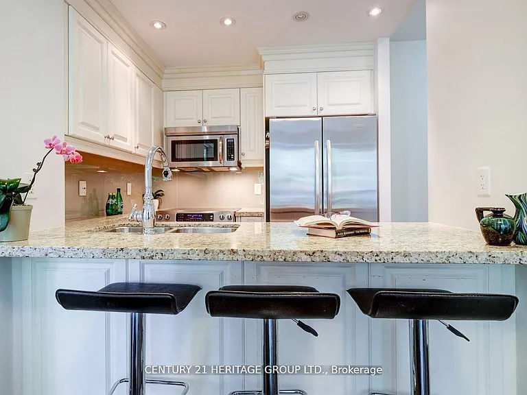 23 Rean Dr #309 — Photo 18