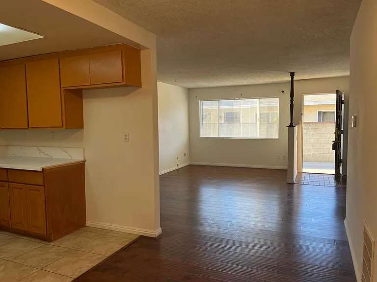 1410 Stevens Ave #2 — Photo 7