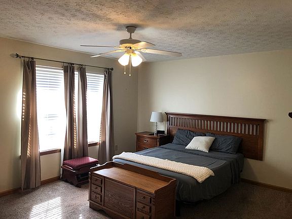 5th image of 521 Cresthaven Dr