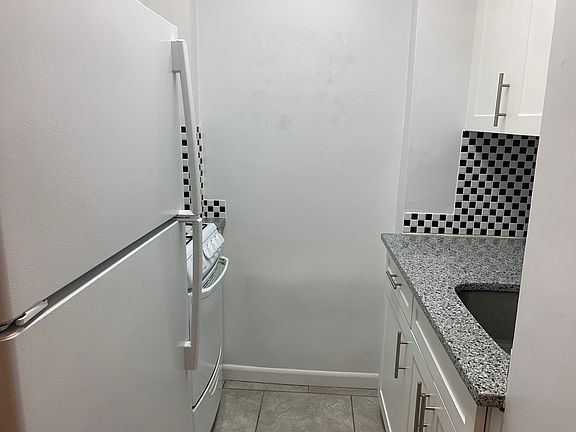 5th image of 301 E 73rd St APT 1C