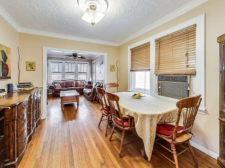 5150 W Winona St — Photo 1