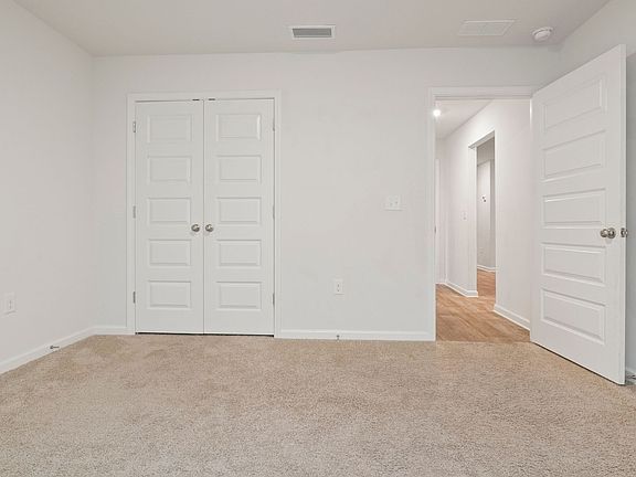 3rd image of 7800 Lakeside Oaks Dr