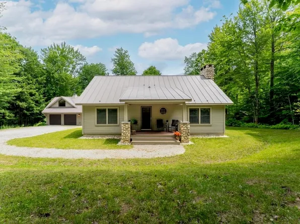 224 Twin Brook Circle, Londonderry, VT 05148