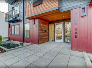 6015 SW Virginia Ave #202, Portland, OR 97239