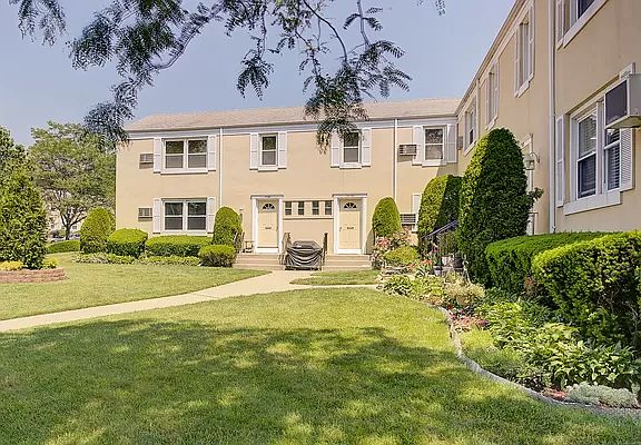 3rd image of 71-55 252nd St #1
