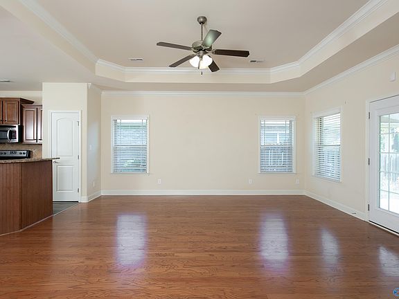 5th image of 3009 Hampstead Dr SE