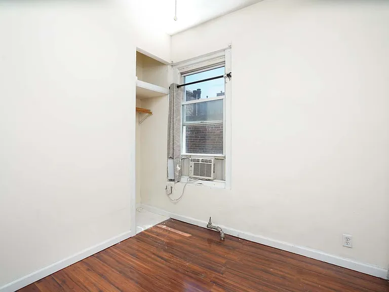 522 E 11th St #23 — Photo 7