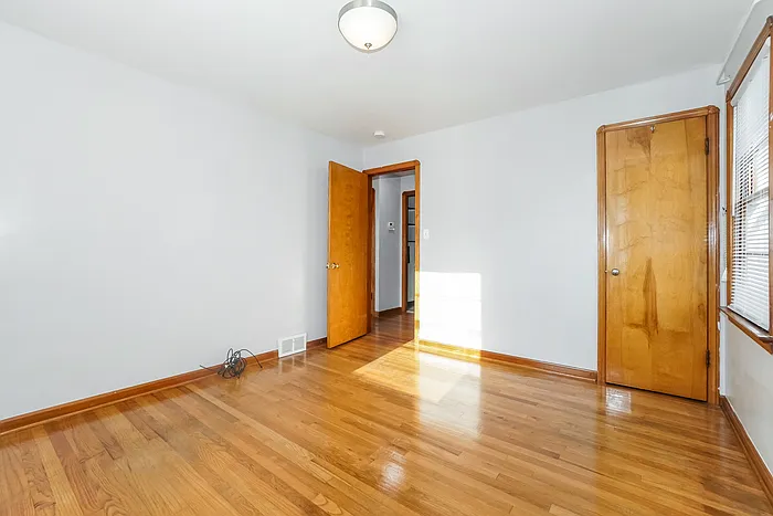 5158 Arch St — Photo 8