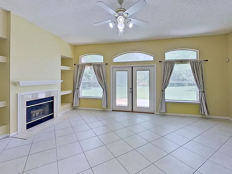 12404 Hatton Chase Ln W — Photo 5